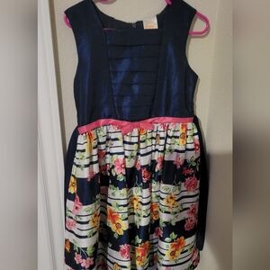 EXCELLENT CONDITION!! SLEEVELESS LIL GIRL'S PARTY DRESS